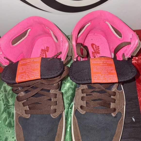 womens Air Jordan one Zoom. - Picture 2 of 8